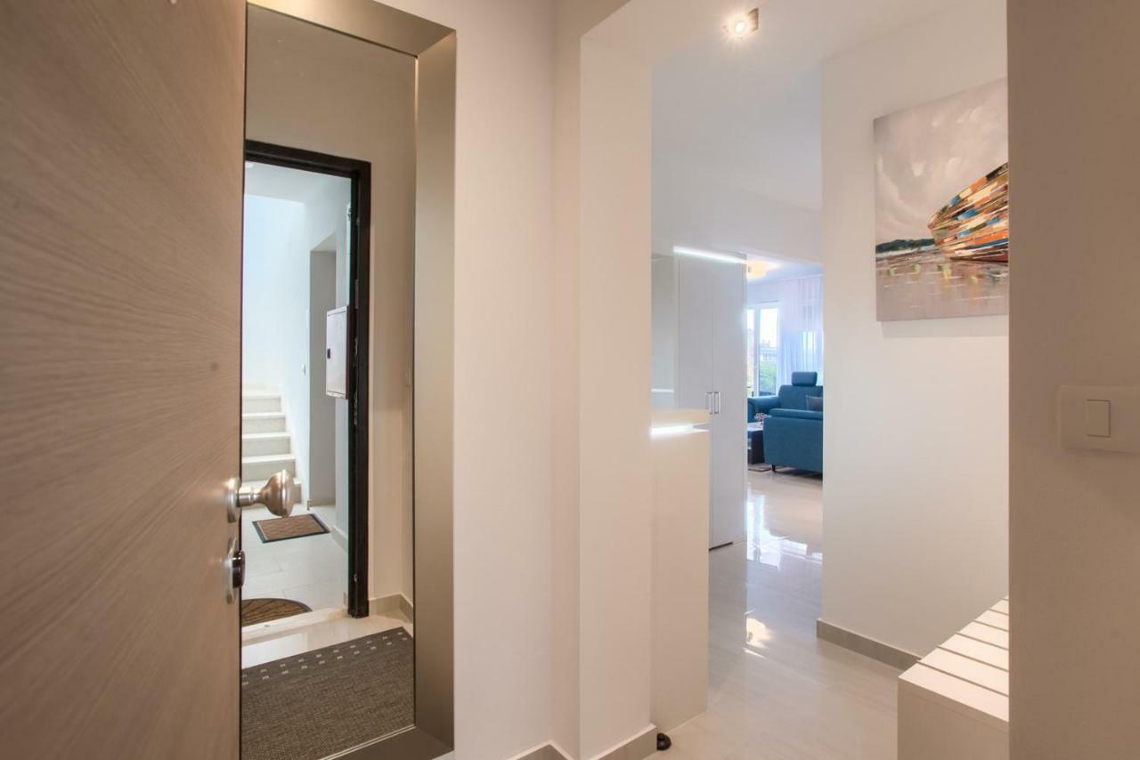 Apartment N